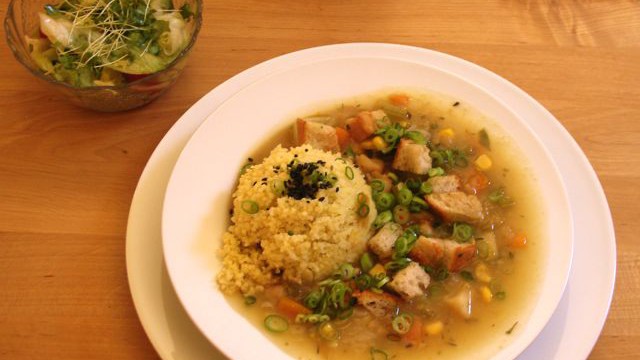 Kombu-Daschi-Suppe mit Hirse