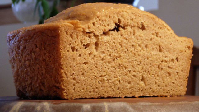 Gedämpftes Brot mit gekochtem Reis und Miso