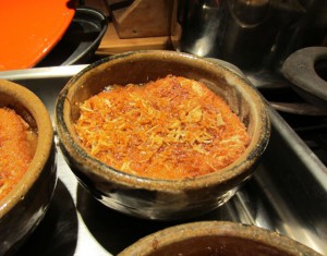Zwiebelsuppe im Ofen überbacken